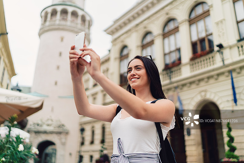 在匈牙利度假的女孩图片素材