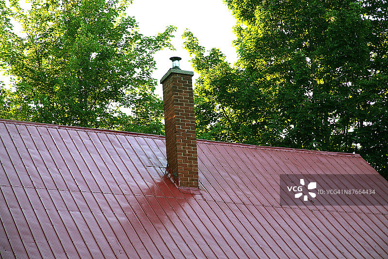 屋顶上的烟囱图片素材