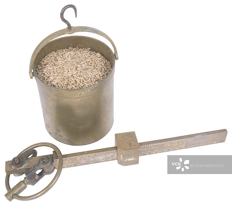 白色背景下的金属容器特写镜头图片素材