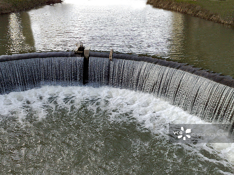 德国比勒费尔德上湖的堰图片素材