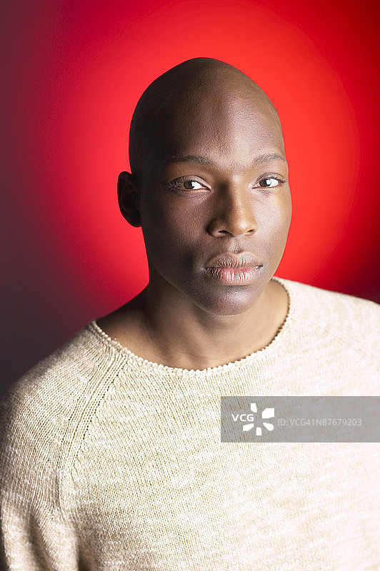 严肃的人图片素材