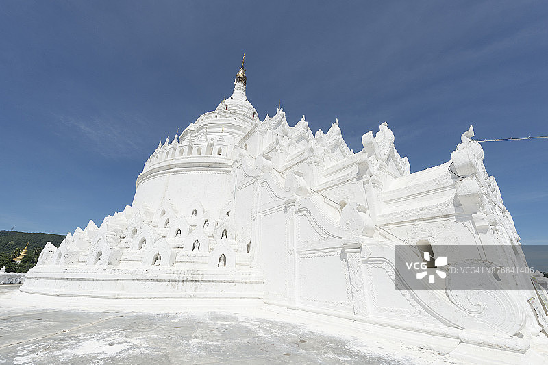 辛比梅佛塔（敏贡佛塔）的白色宝塔建筑美景图片素材