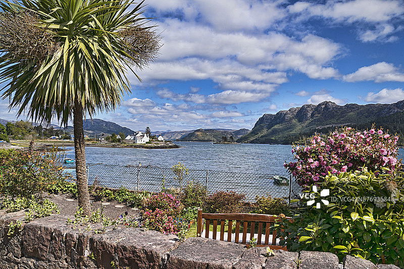 苏格兰西部高地普洛克顿村的卡伦湖图片素材