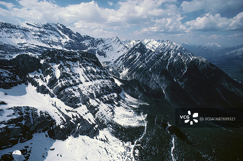 加拿大阿西尼博因山图片素材