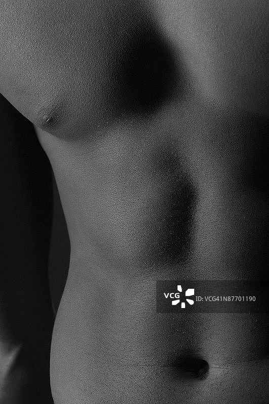 男人健壮的躯干照片图片素材