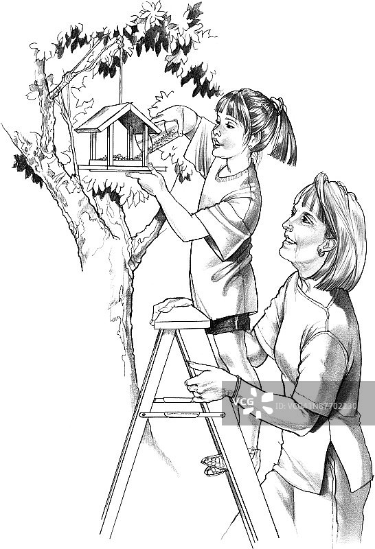 一对夫妇在阳台上看房子图片素材