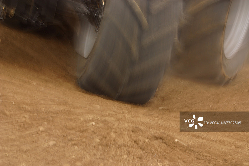 巨型卡车轮图片素材