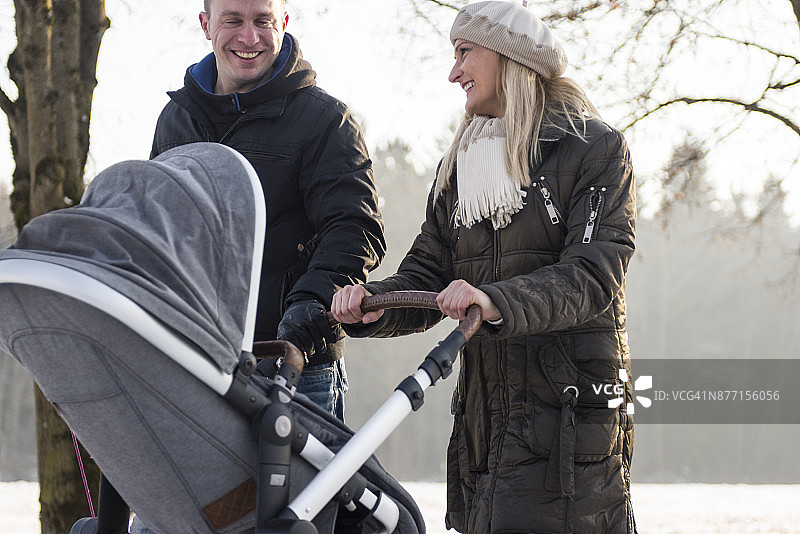 冬日家庭图片素材