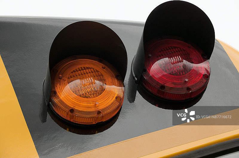 校车上的信号灯图片素材