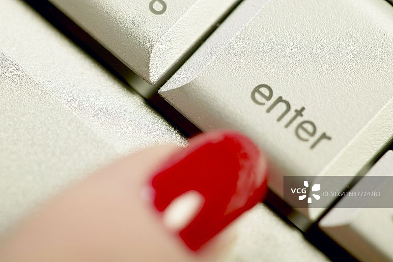 手指按回车键图片素材