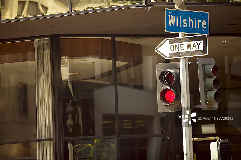 交通信号灯和标志图片素材