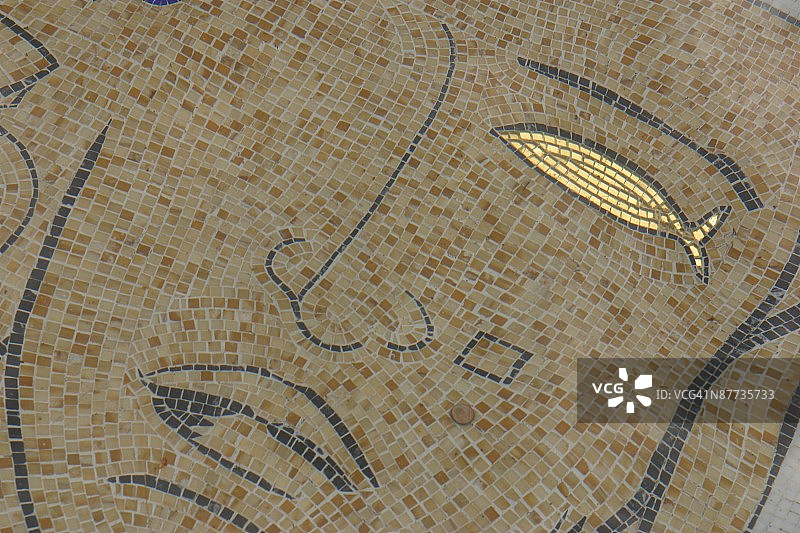 墙面上的装饰性宗教人物图片素材