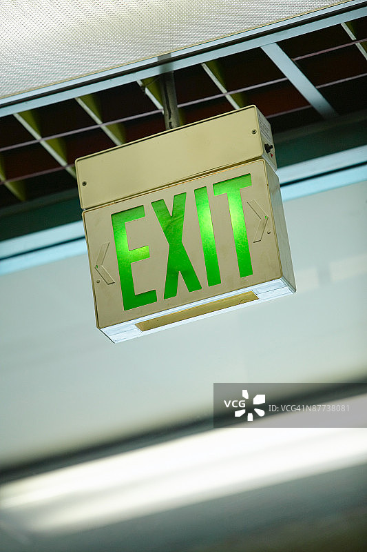 安全出口标志图片素材