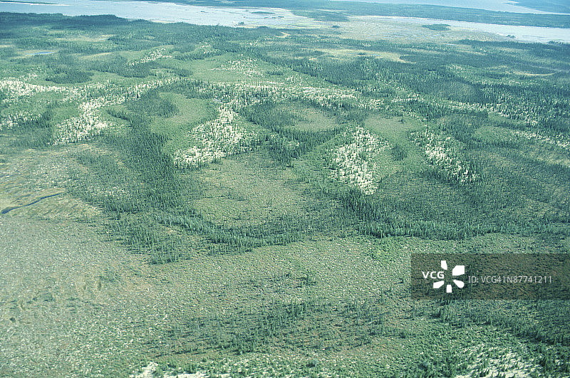 加拿大魁北克省詹姆斯湾的空中景观图片素材