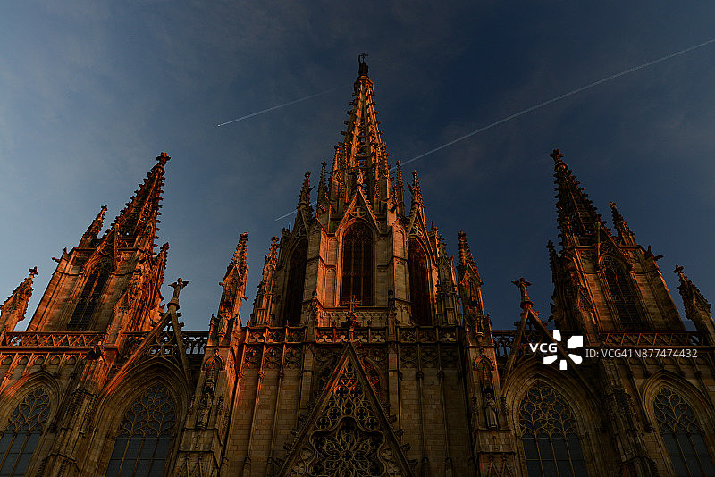 巴塞罗那大教堂塔楼图片素材