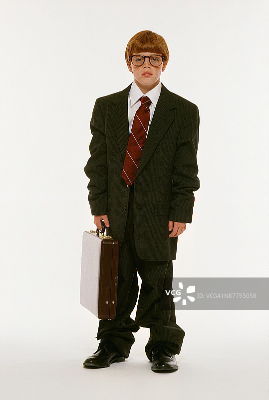 穿着商务装的少年图片素材