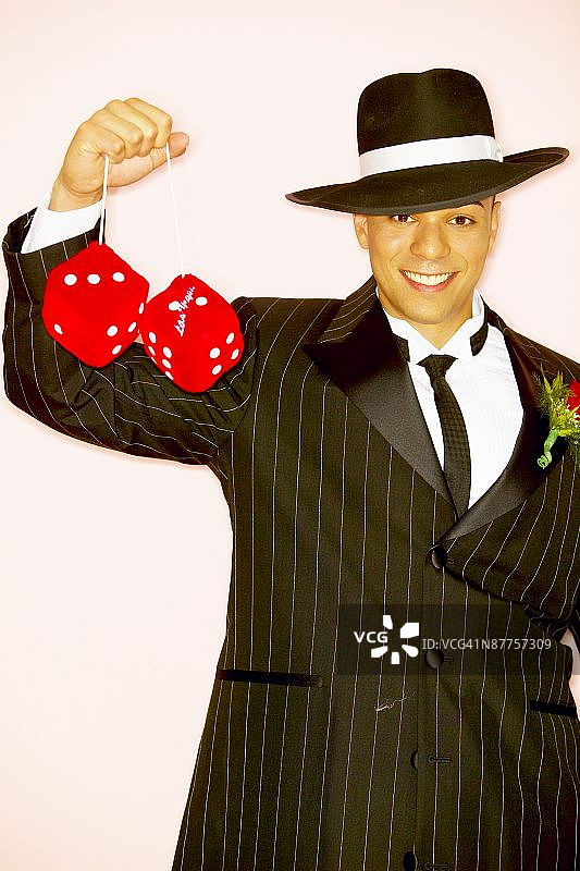 穿着Zoot Suit的男人肖像图片素材