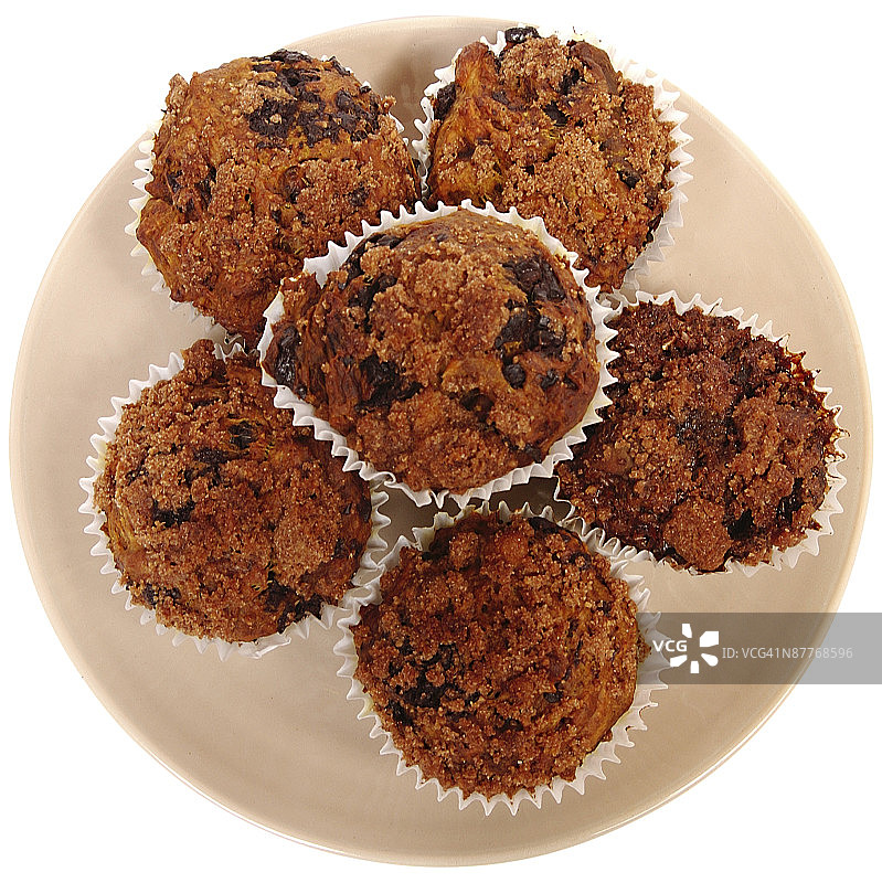 葡萄干麸皮松饼，带松饼纸托图片素材