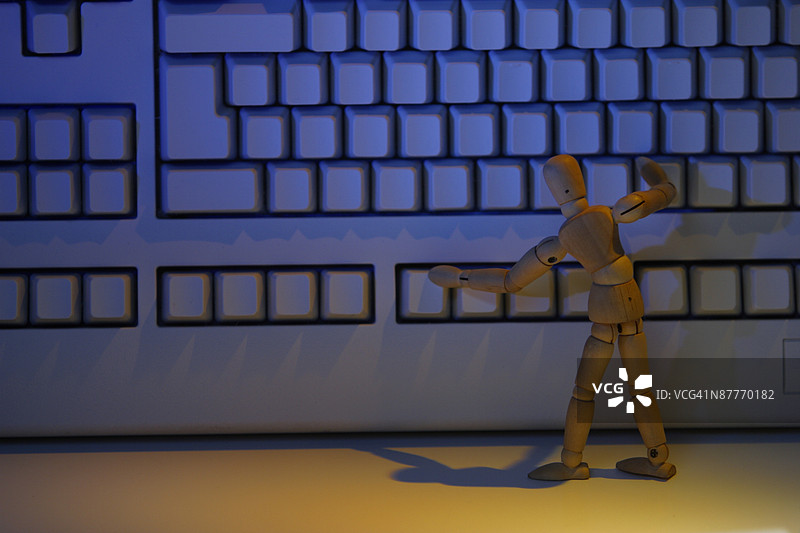 小雕像按键盘按钮图片素材