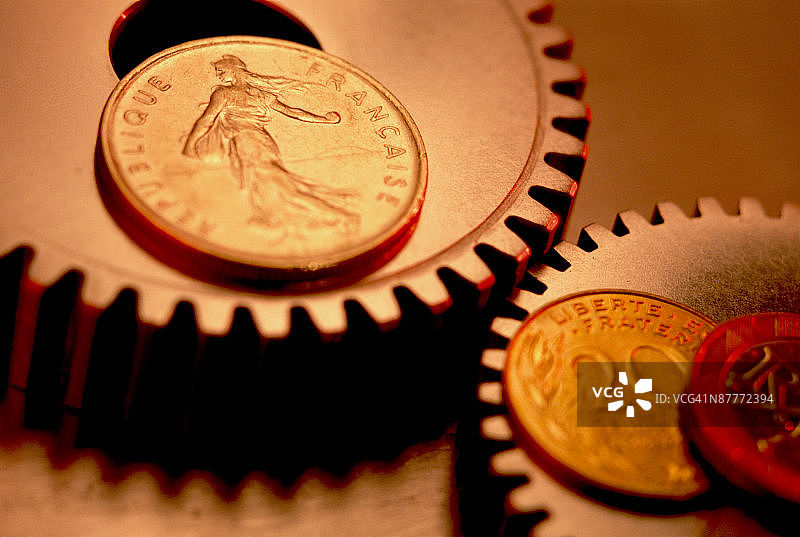 带有法国硬币的齿轮图片素材