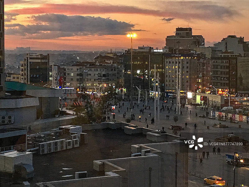 塔克西姆黄昏图片素材