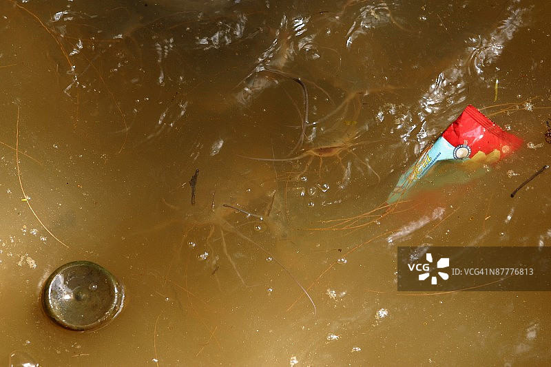 受污染的水域图片素材