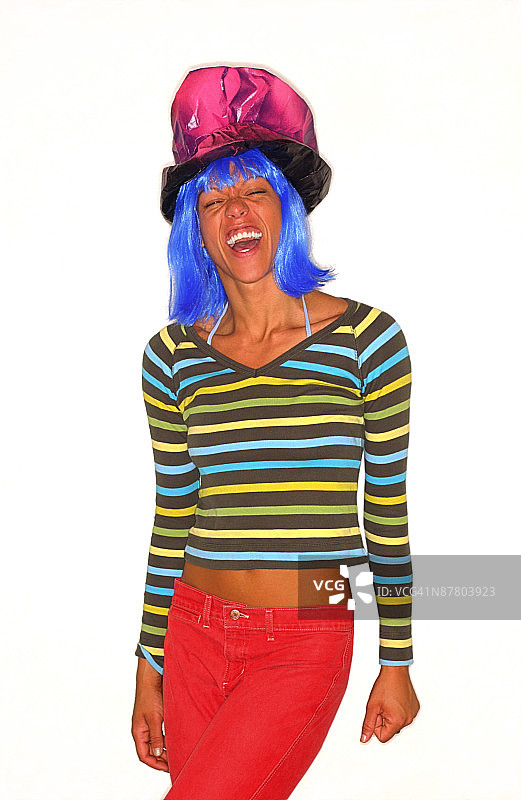 戴着时髦帽子的女孩图片素材