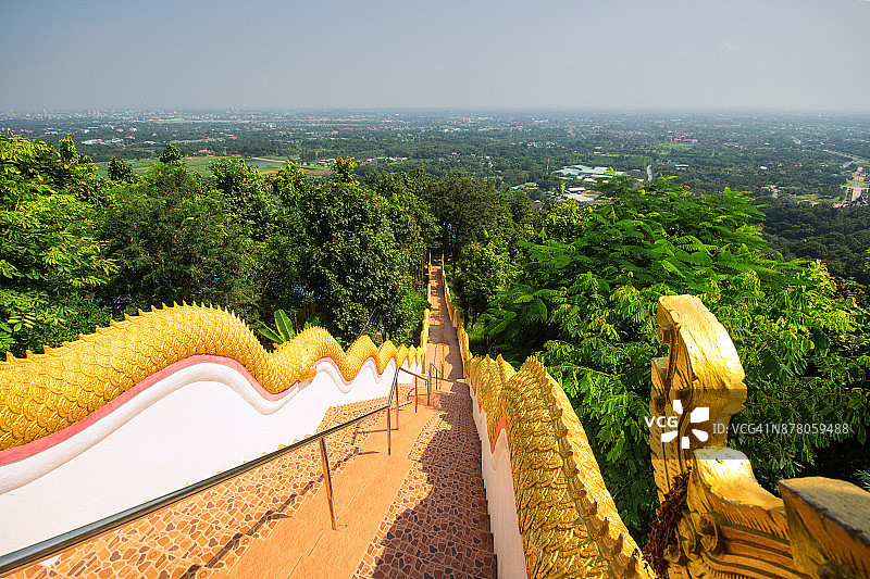泰国北部清迈的帕拉特多伊坎寺图片素材