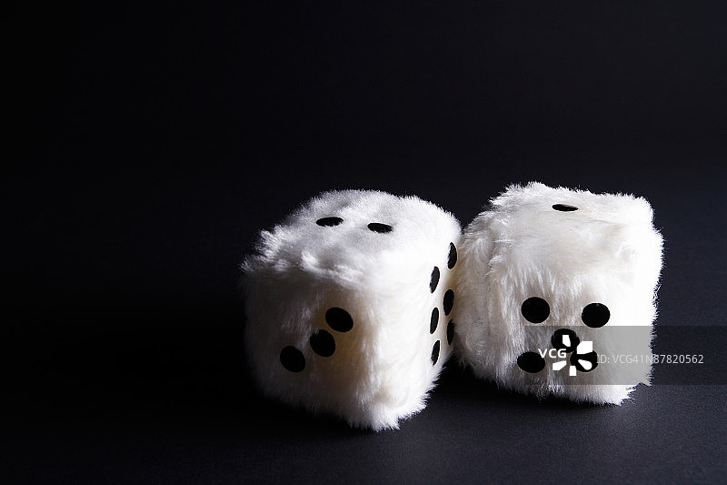 模糊骰子的影棚照片图片素材