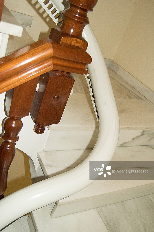 楼梯升降机的轨道图片素材