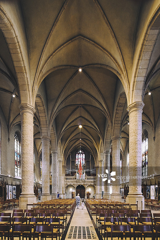 欧洲卢森堡圣母大教堂的祭坛和拱形天花板图片素材