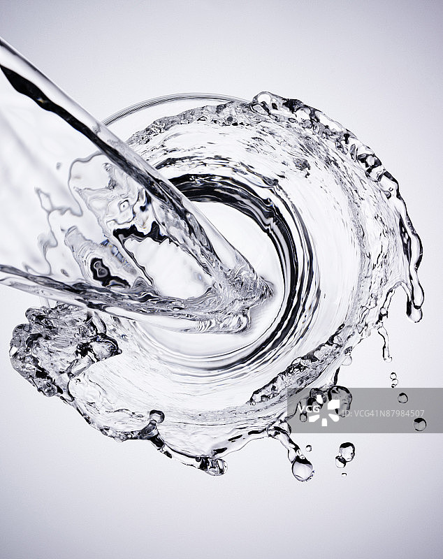 水流倾泻图片素材