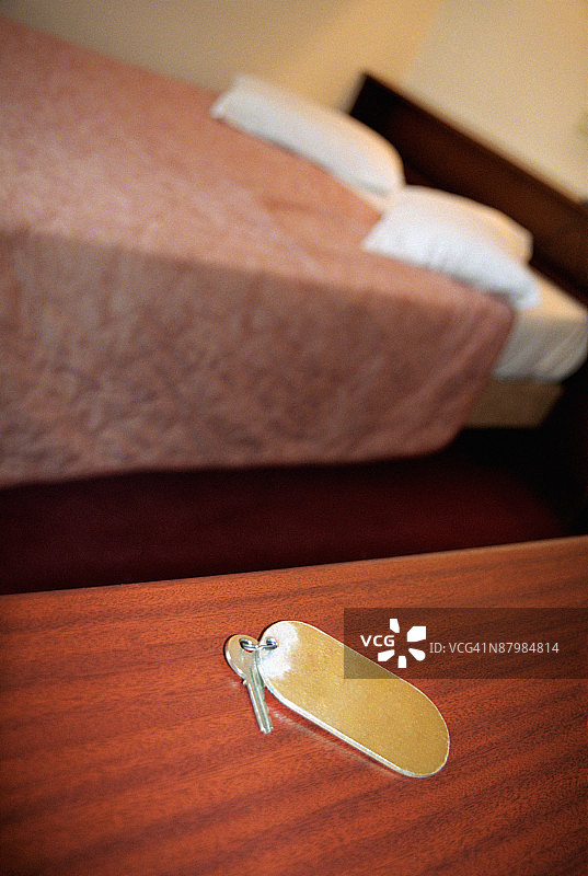 梳妆台上酒店钥匙图片素材