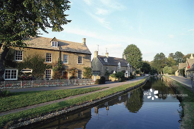 英格兰科茨沃尔德地区的下斯劳特小镇图片素材