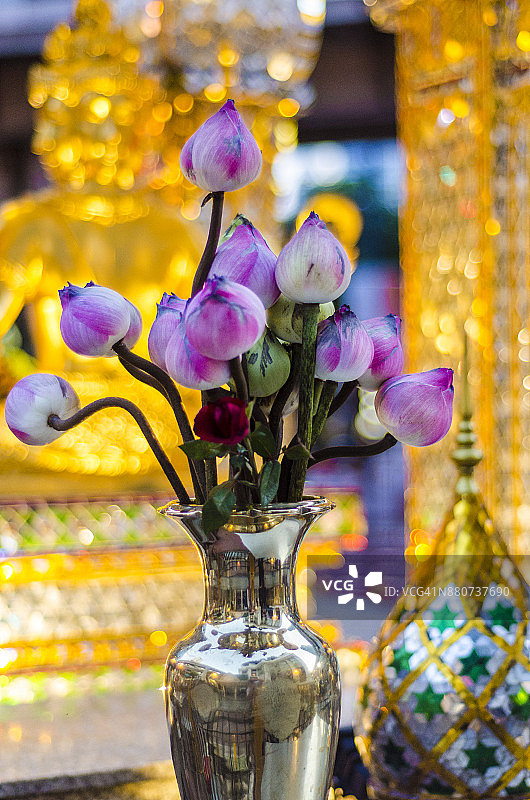 象征性的莲花供奉图片素材