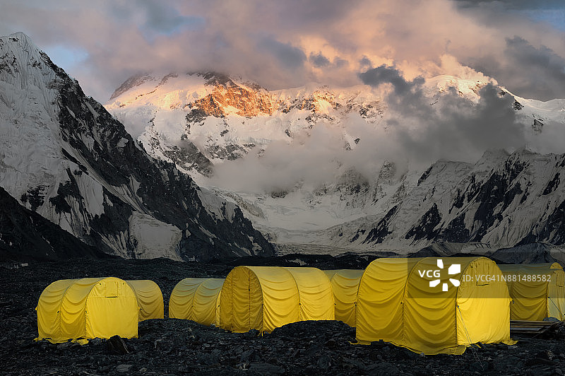 汗腾格里峰图片素材