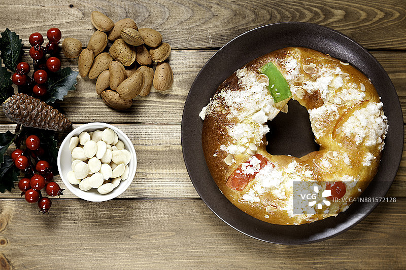 主显节蛋糕和杏仁图片素材