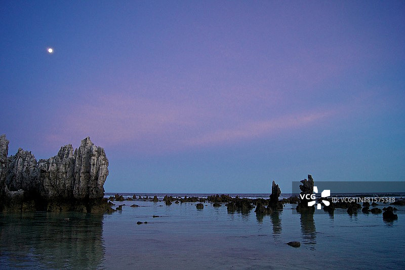 日落天空与满月|瑙鲁图片素材