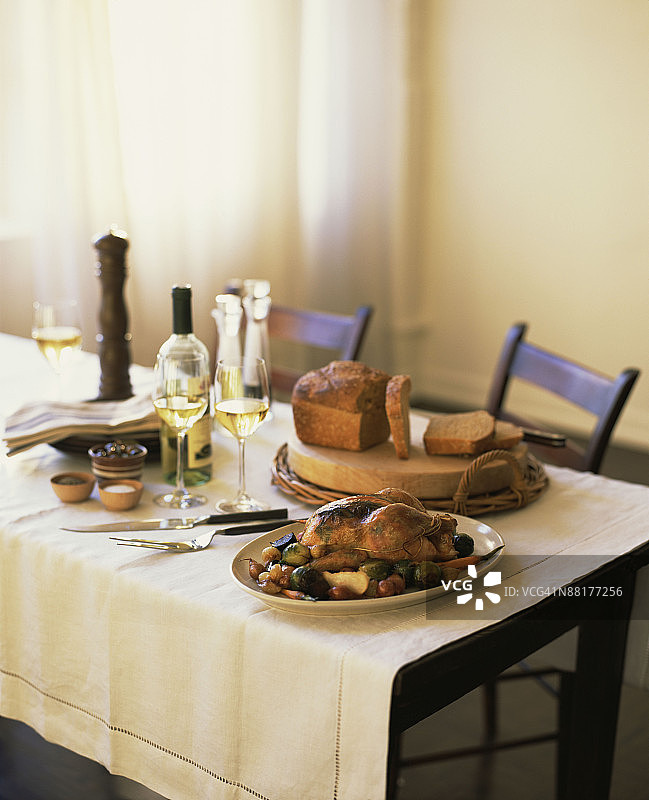烤鸡晚餐图片素材