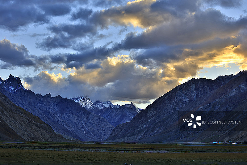 赞斯卡河漂流之旅图片素材