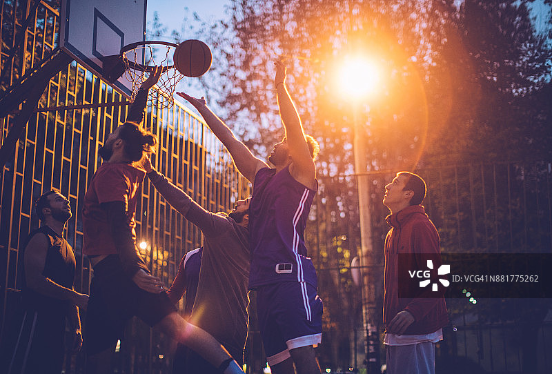 抓住那个球图片素材