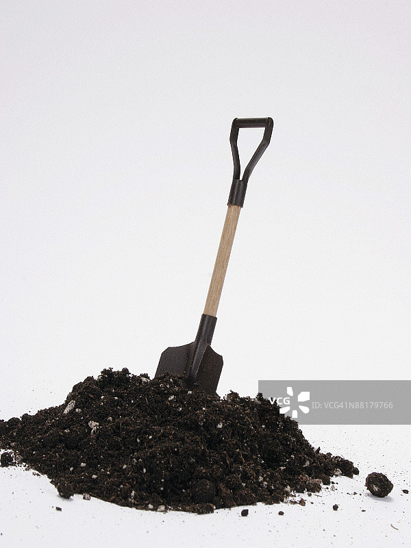 铲子和泥土图片素材