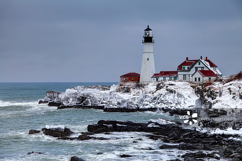 冬季暴风雪后的波特兰灯塔图片素材