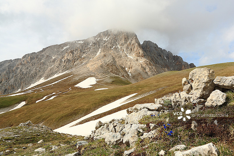 从佩里科利营地眺望科尔诺格兰德峰图片素材