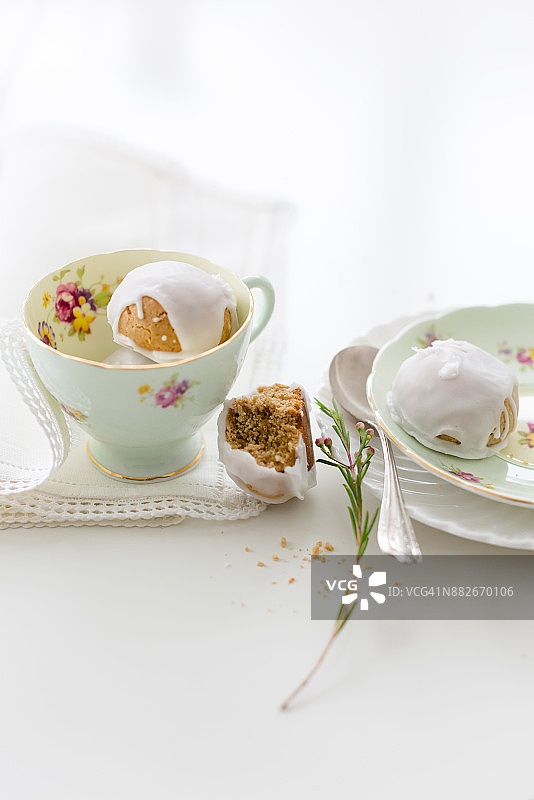 新鲜烘焙的德国胡椒坚果饼干图片素材