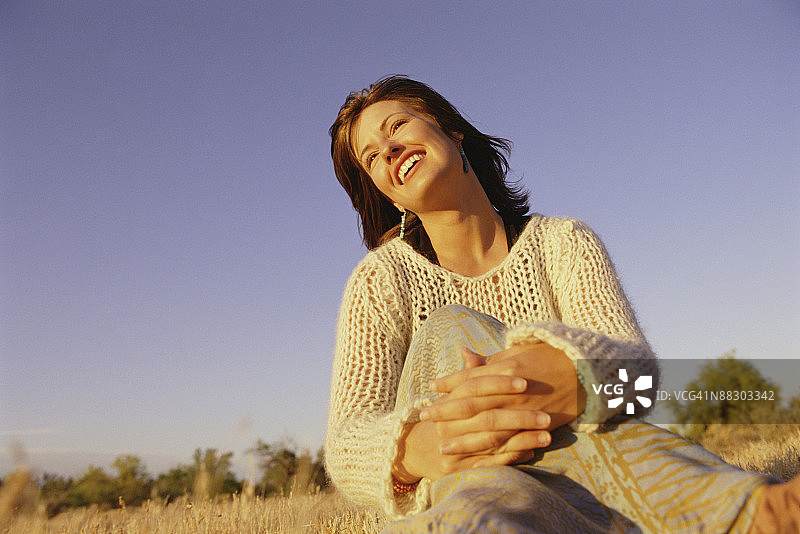 微笑的女人图片素材