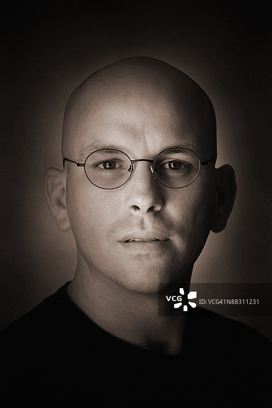 戴眼镜的男人图片素材