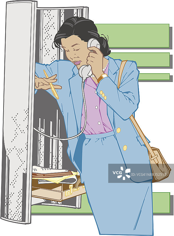 在电话亭旁的女人图片素材
