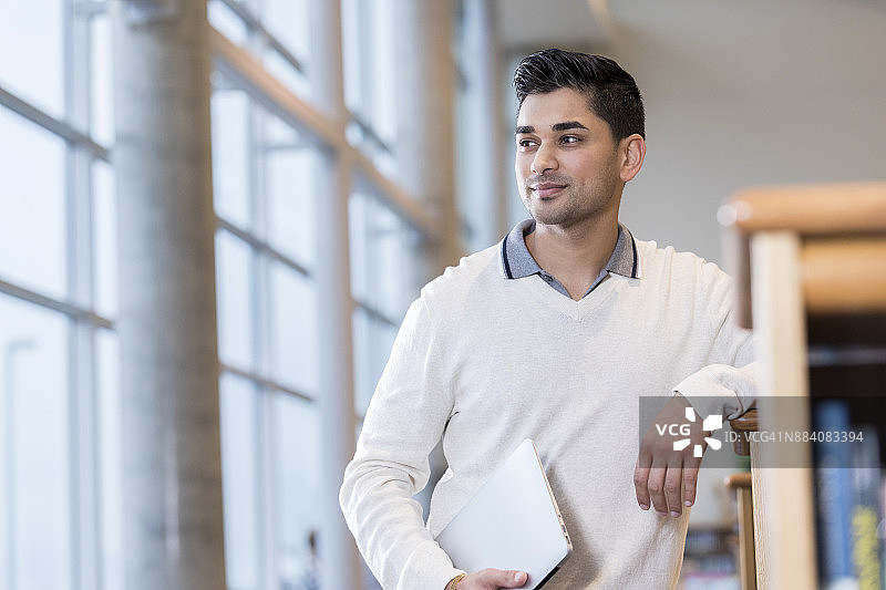 年轻商人的肖像图片素材