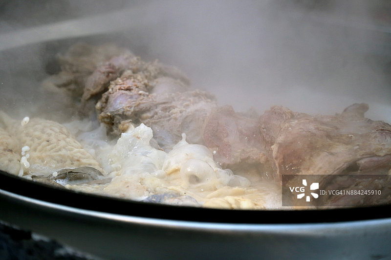 水煮羊骨汤图片素材